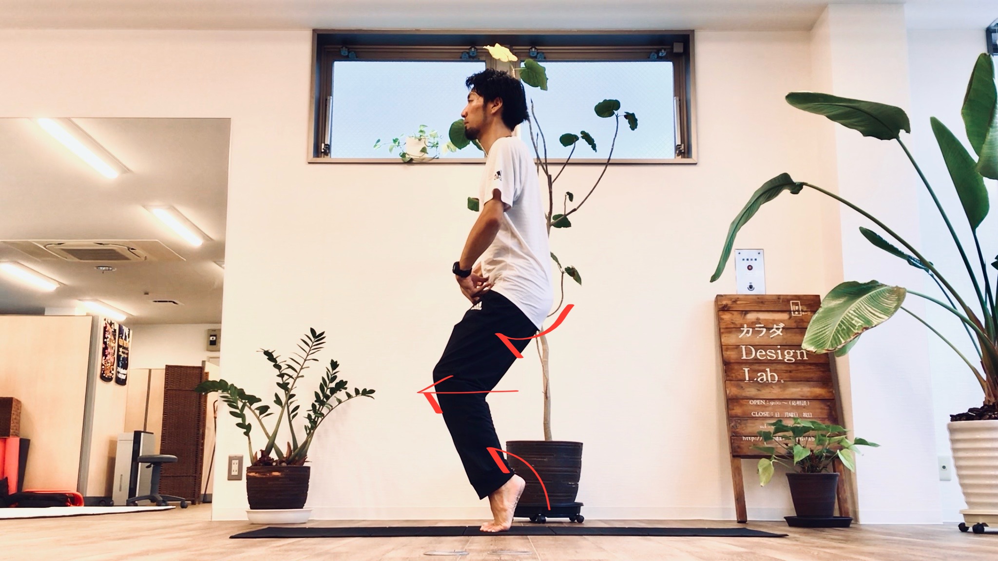 「膝を抜く」動きを利用して最速のステップを身につけよう！